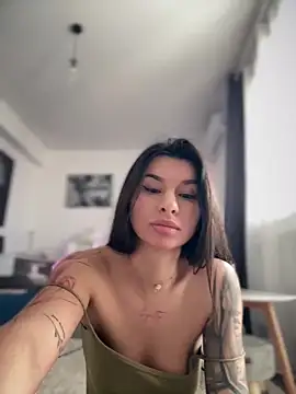 Webcam Model (DramaQueen__)  is live.Free join now!