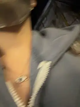 Linh_2004 live sex cam