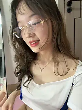 美女meimei_x在线直播