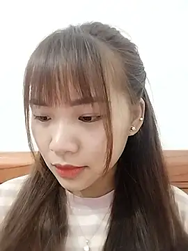 Webcam Model (Linkly-ly)  is live.Free join now!