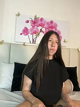 Webcam Model (AmberVegaa) is live