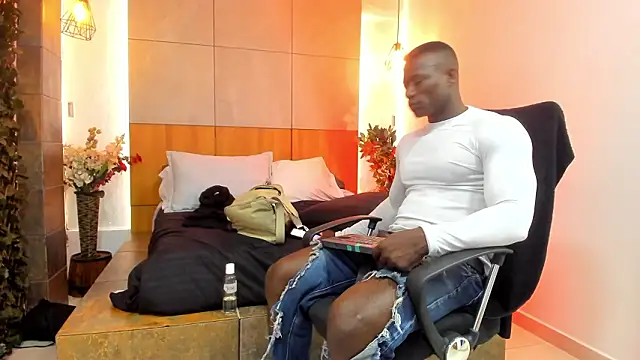 marcusblack_ (Ask my age) - LIFT COCK WITHOUT HANDS