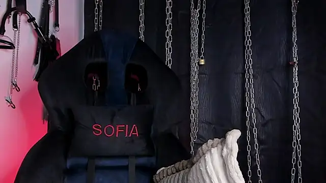 charrlotte_quinn - Charrlotte_quinn's free webcam - UK Sex Cams