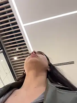 Holly_Play live sex cam