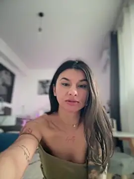 Webcam Model (DramaQueen__) is live