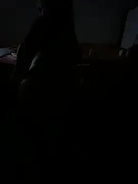 Webcam Model (TheSexyLaura)  is live.Free join now!