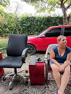 hotandfierylatin... Live Webcam on Stripchat