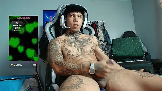 nickhot0609 (M young) - edge until cum