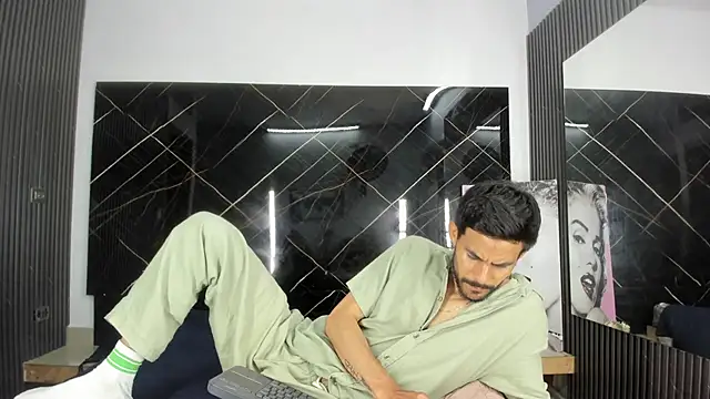 leo_vesper - Leo_Vesper's free webcam - UK Sex Cams