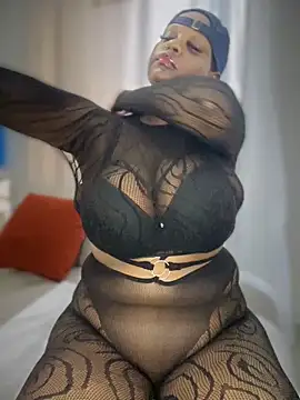 Webcam Model (ScarletMuseX) is live