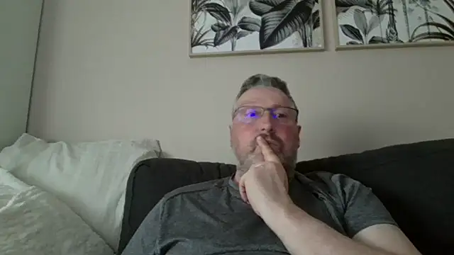 doudou310 - Doudou310's free webcam - UK Sex Cams