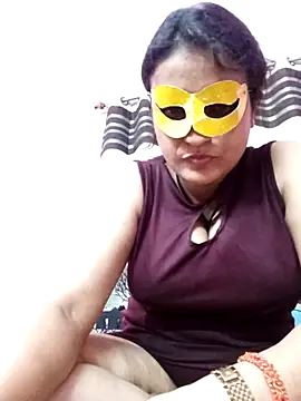 Webcam Model (Gullapi)  is live.Free join now!