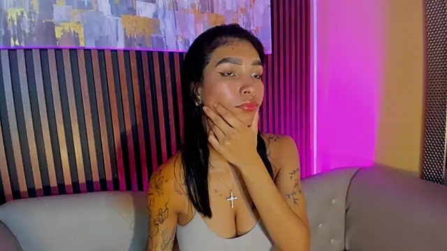 LauraAristizabal live sex cam