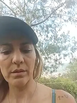 Webcam Model (Monita_Med) is live