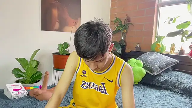 andy_belier23 (M twink) - cum show with my cell phone