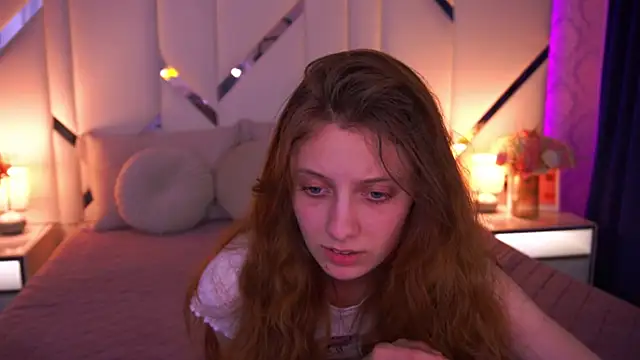 cuteefoxy - CuteeFoxy's free webcam - UK Sex Cams