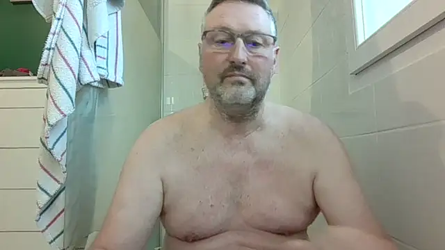 doudou310 (Ask my age) - showing dick