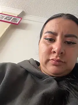 Webcam Model (Abril_Luv)  is live.Free join now!