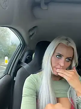 Webcam Model (AliceDx)  is live.Free join now!