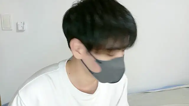 itsme_LEON Live Webcam on Stripchat