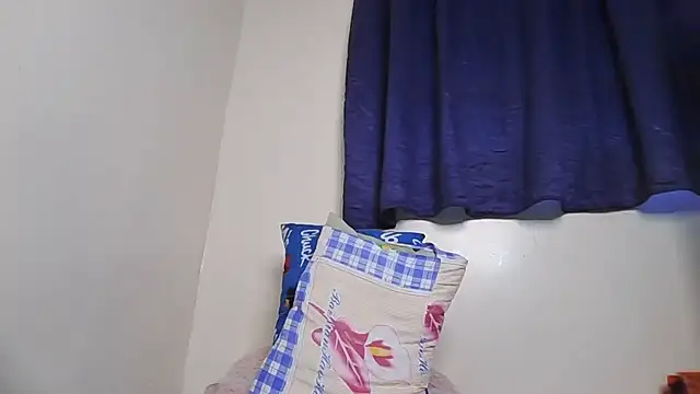 nasty_sonnie (F young) - 4 FINGERS DEEP IN ASS