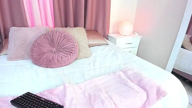 daniell_rdrig (M twink) - take your clothes off, start jerking off