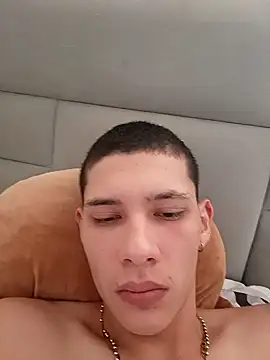 luis_s018 (M twink) - Muestro las nalgas