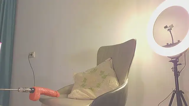 AudreyMell live sex cam