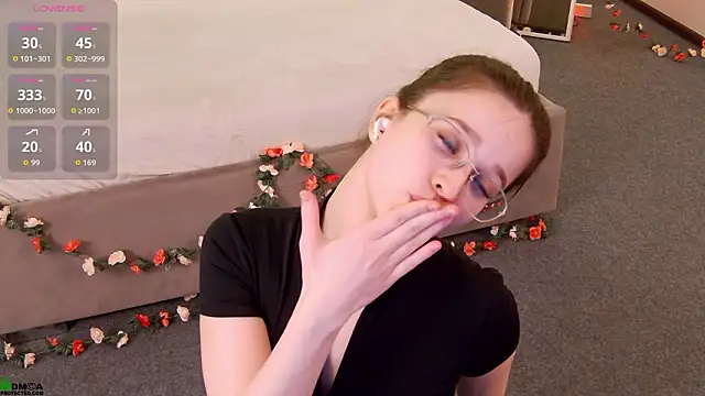 rina_red - Rina_Red's free webcam - UK Sex Cams