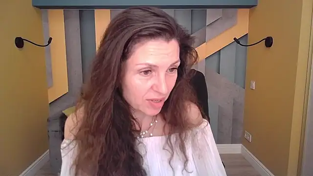 Ella Long (EllaLong)