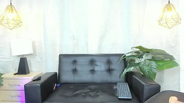 nahomiwhitte - NahomiWhitte's free webcam - UK Sex Cams