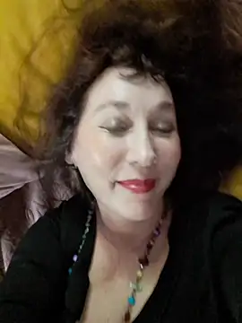 GypsyEsmeralda's Stripchat show and profile