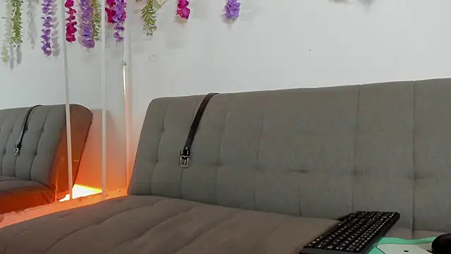 video chat nude Petite Artemis