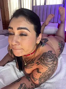 Webcam Model (MadissonFord)  is live.Free join now!