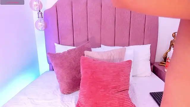 free live cam Britney Cortez