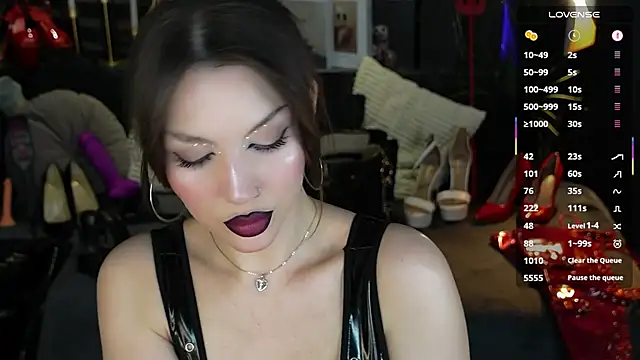 mistressdarsy - MistressDarsy's free webcam - UK Sex Cams