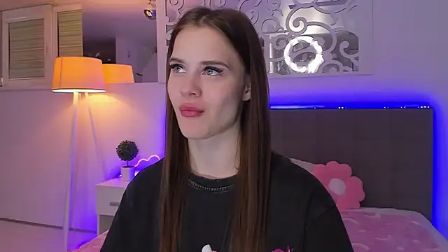 luisaclover - LuisaClover's free webcam - UK Sex Cams