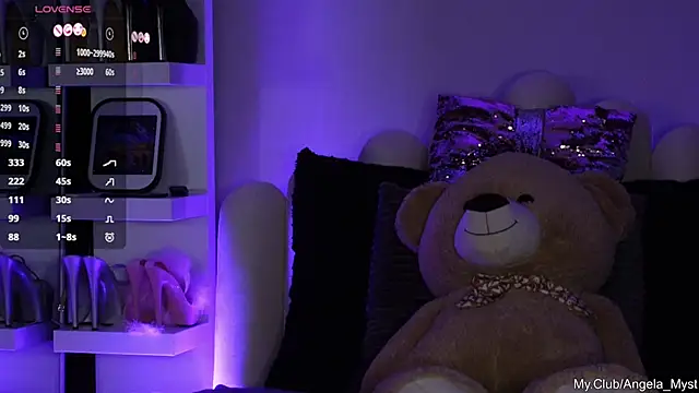 angela_myst (Ask my age) - doggy view, spank my ass🍑