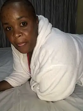 KINKYBOOTI22 live sex cam