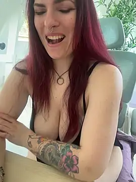 lunamoongirl - LunaMoongirl's free webcam - UK Sex Cams