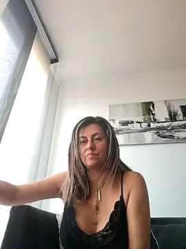 Webcam Model (Latiinvenushot)  is live.Free join now!