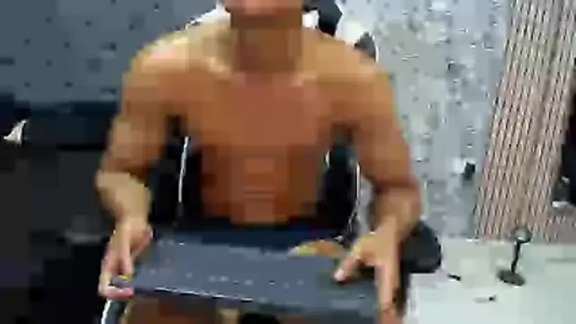 chriss_jones1 - Chriss_jones1's free webcam - UK Sex Cams