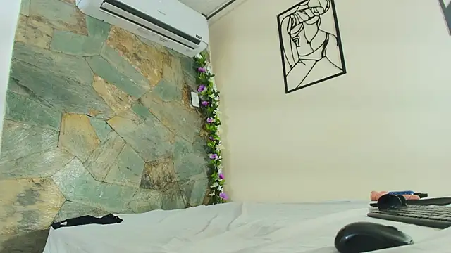 jade_roxx - Jade_Roxx's free webcam - UK Sex Cams