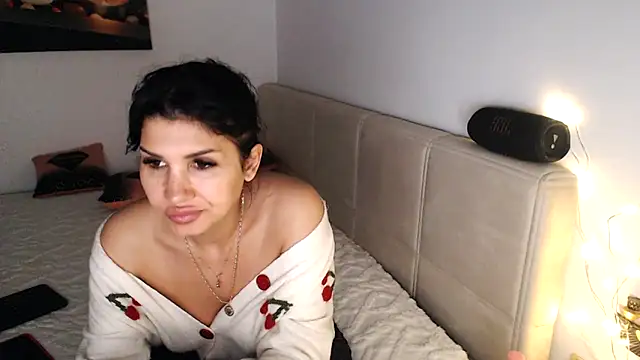 nickyhotxo - NickyHotXO's free webcam - UK Sex Cams