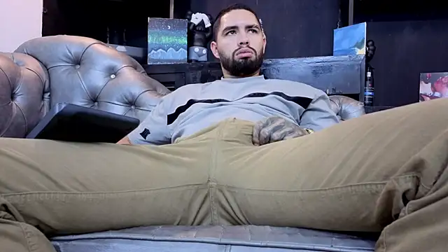 matteosantos - Matteosantos's free webcam - UK Sex Cams