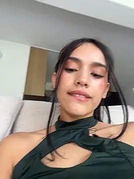 Webcam Model (Mia-villalobos)  is live.Free join now!