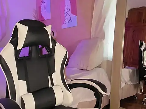 Ebony Ebony (Ebonyebony24)