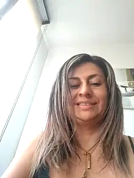 Webcam Model (Latiinvenushot)  is live.Free join now!