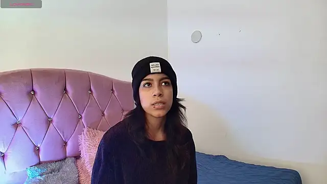 kalyra_17 - Kalyra_17's free webcam - UK Sex Cams