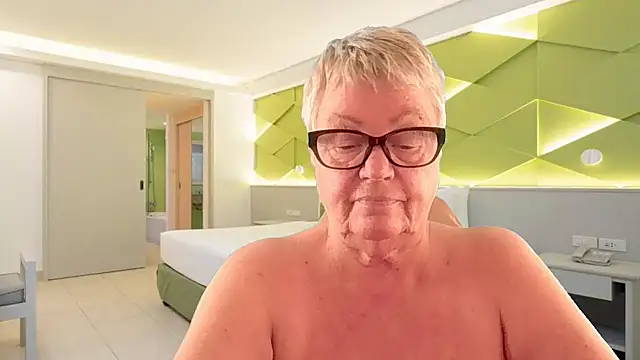 mystery-grandmother - Mystery-Grandmother's free webcam